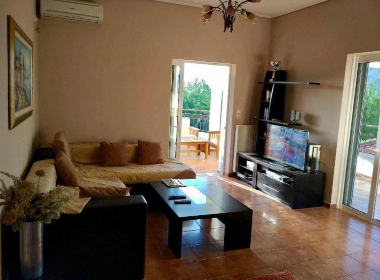 Relaxing Villa With Swimming Pool And Garden Agios Georgios  Exterior photo